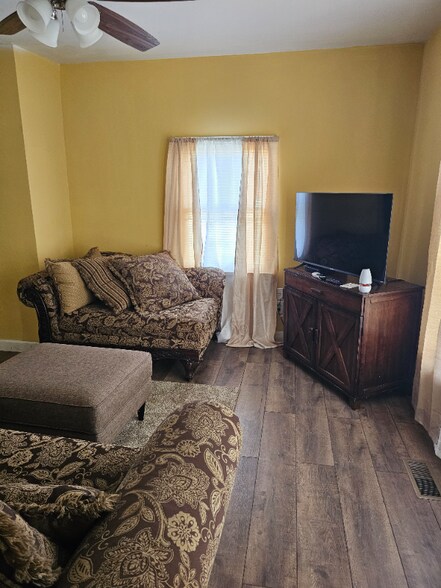 Building Photo - 1783 Love Town Rd