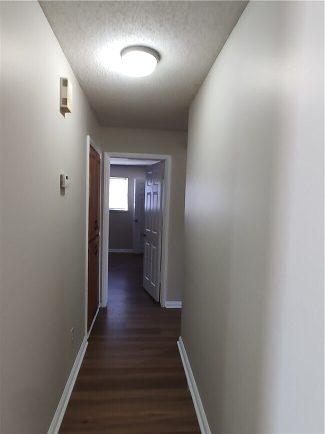 Building Photo - 218 Fox Run Pl