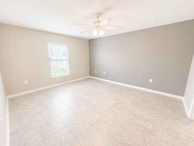 Building Photo - Charming 3-Bed Oasis with 2 Baths and 1,555 Sq Ft of Comfort in Haines City!