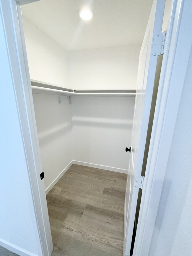 Walk-in closet - 12959 9th St