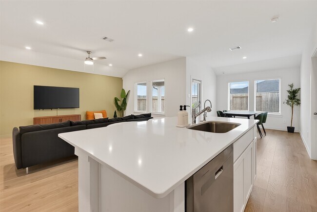 Building Photo - 3903 Dodington Ash Dr