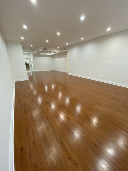 living room - 910 S Bedford St