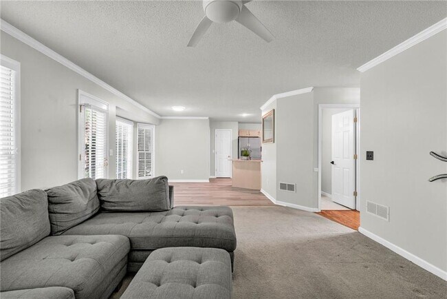 Building Photo - 608 Adam Cir