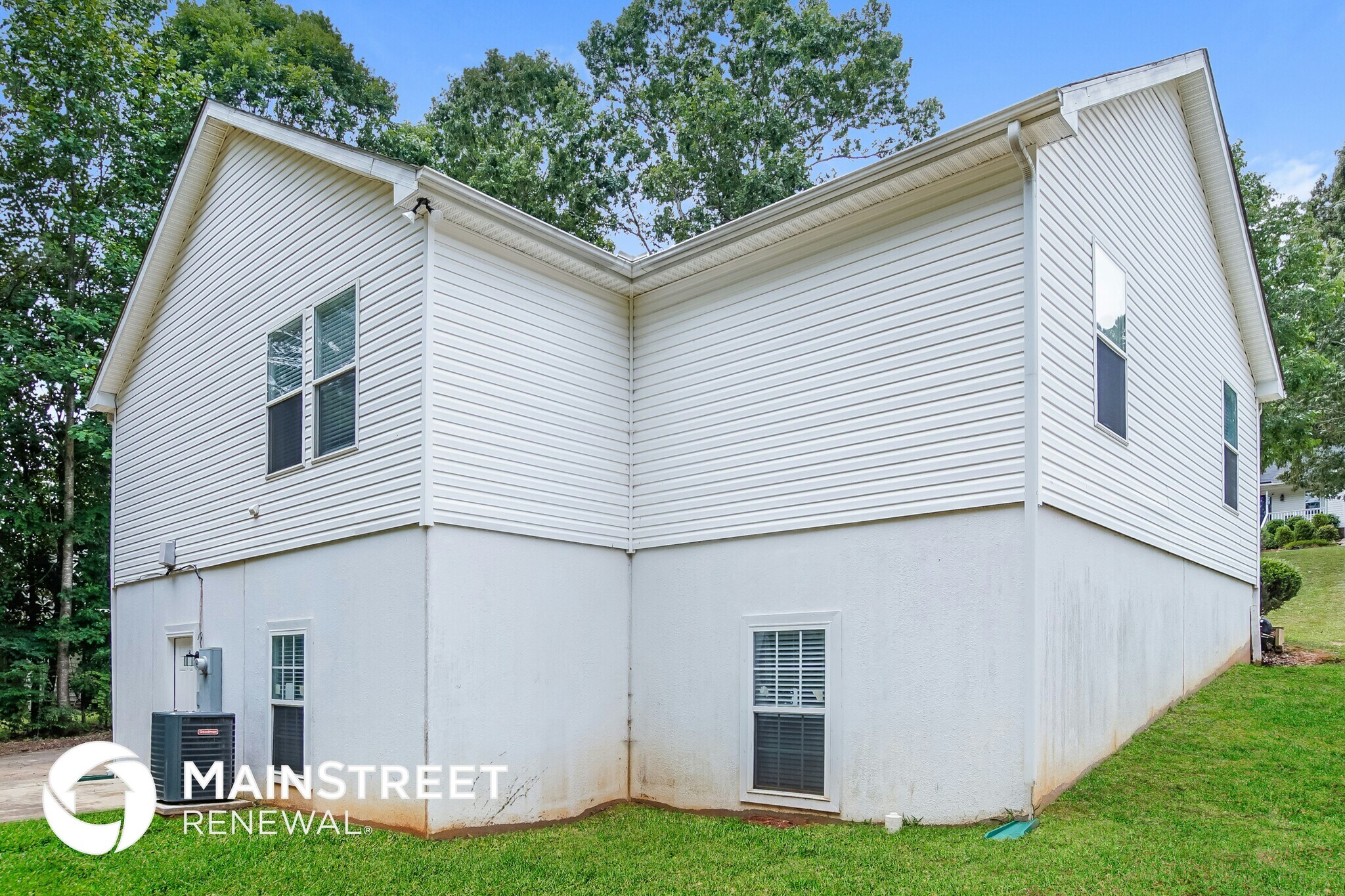 Building Photo - 3004 Brittany Dr
