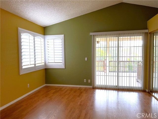 Building Photo - 1349 Crestmont Dr