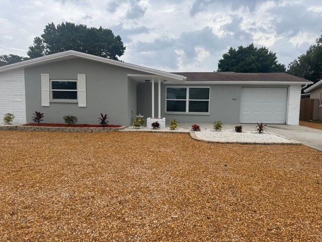 Primary Photo - Renovated 2/2 available now !