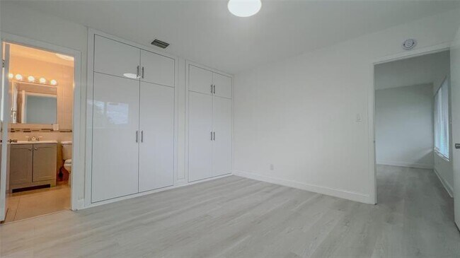 Building Photo - 3141 NW 14th St