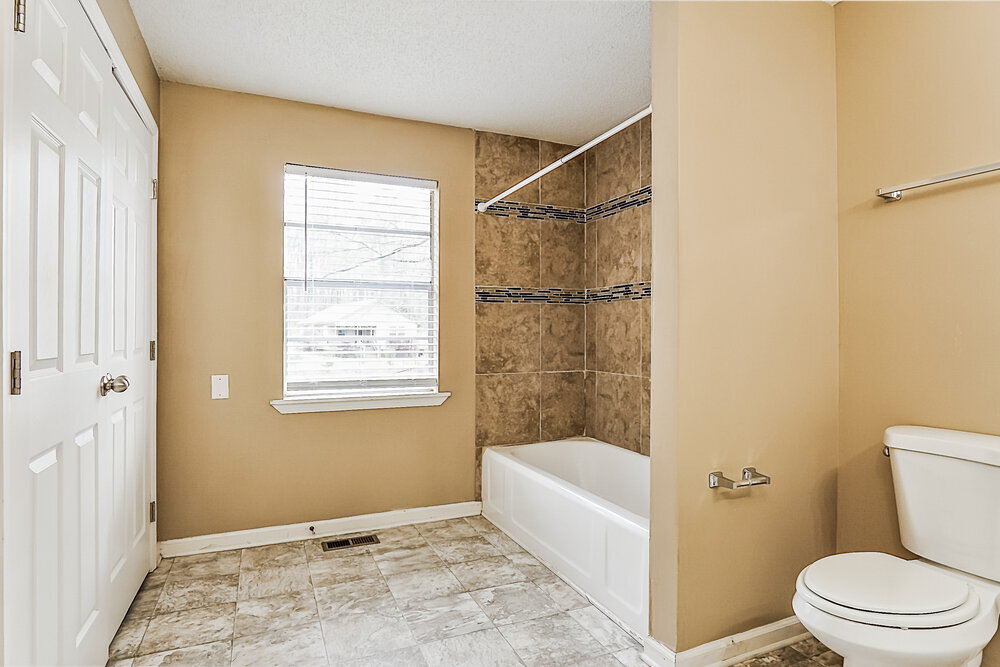 Building Photo - 3117 Parkwood Rd