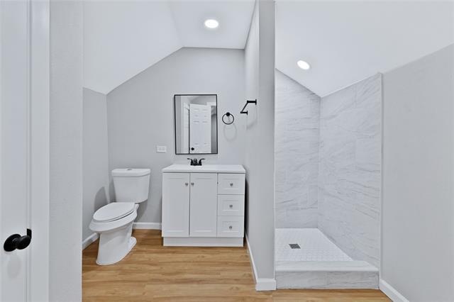 Building Photo - 323 W Cherry St