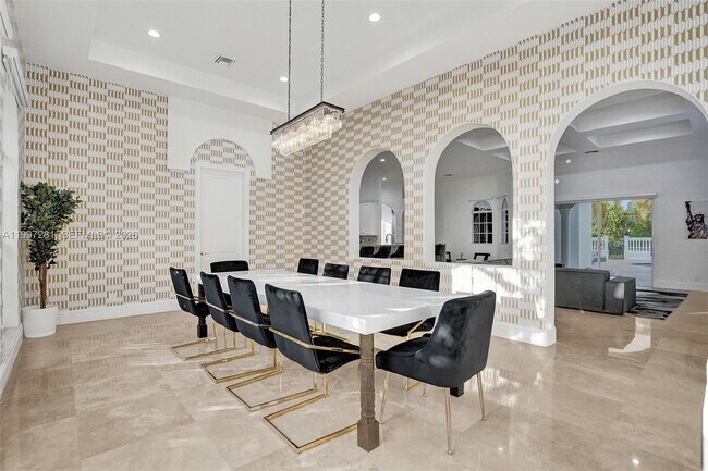 Building Photo - 13751 Pine Meadow Ct