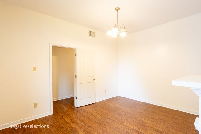 Building Photo - 127 W Jackson St