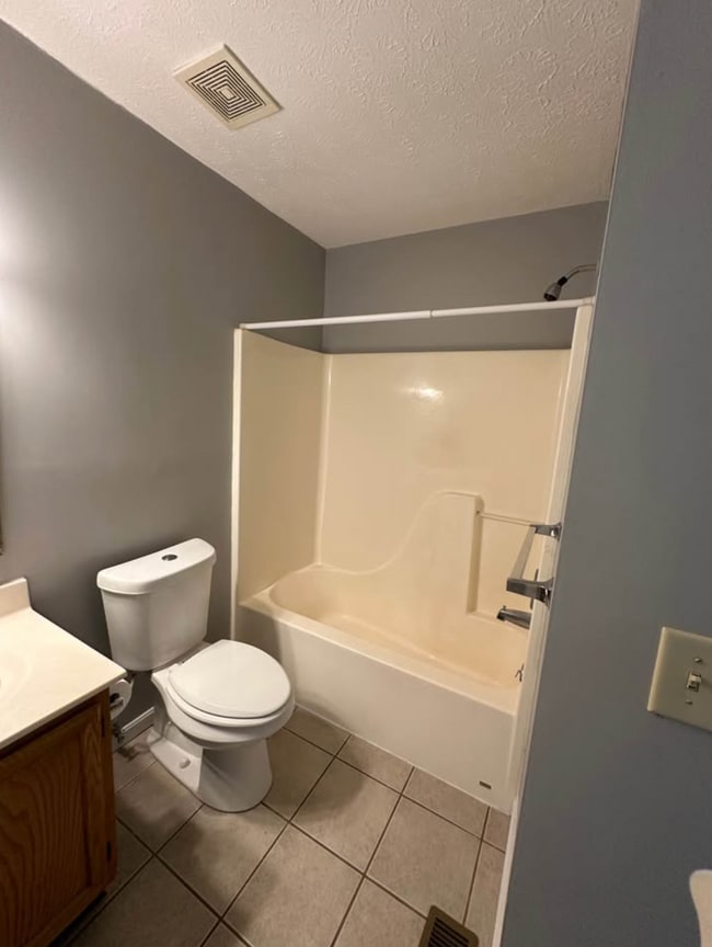 Building Photo - 1124 Kims St