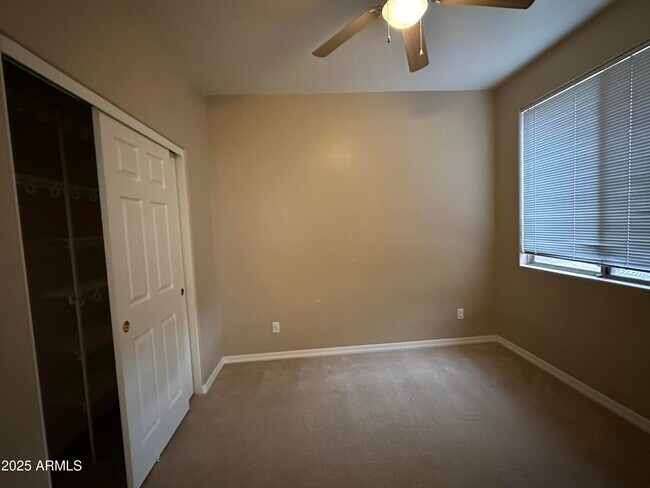 Building Photo - 14451 W Weldon Ave