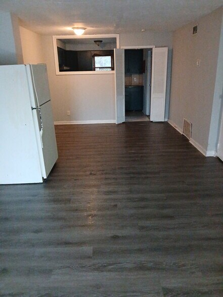 Building Photo - 2113 Church Ln