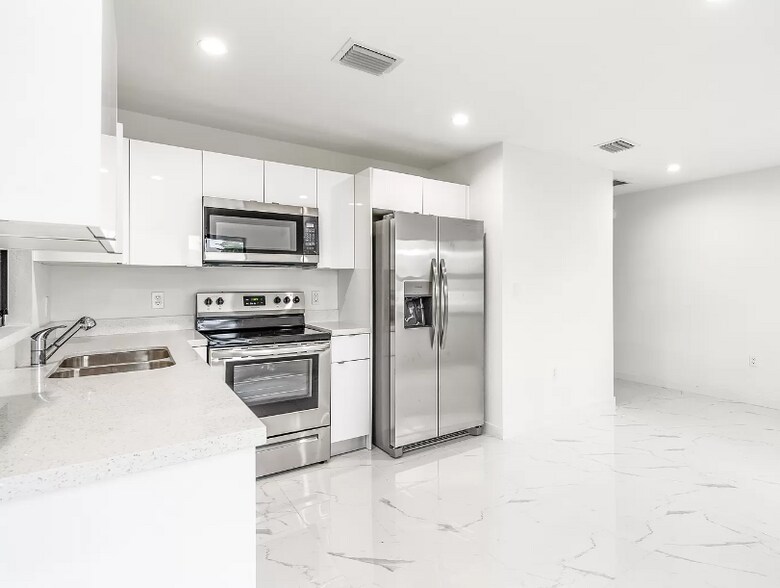 Building Photo - 1827 NW 68th St