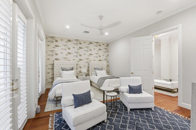 Building Photo - 921 Osceola Dr