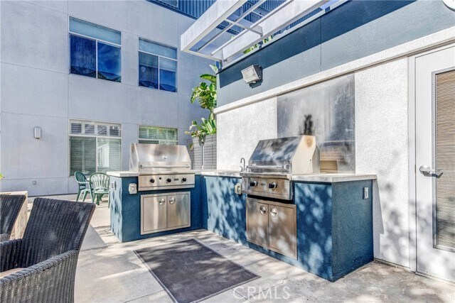 Building Photo - 435 W Center Street Promenade