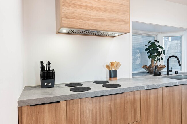 Building Photo - 3541 Multiview Dr