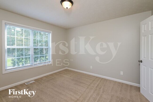 Building Photo - 530 Sanford Creek Ln
