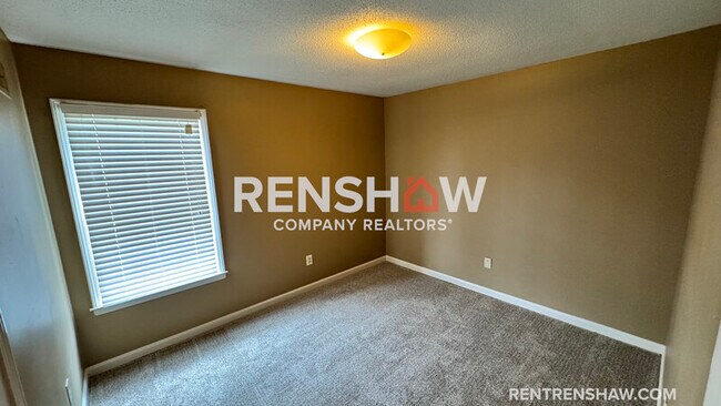 Building Photo - 5249 Kimbark Woods Dr