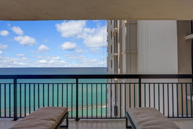 Building Photo - 5380 N Ocean Dr