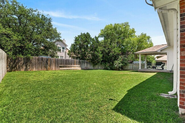 Building Photo - 2504 Branding Iron Ln