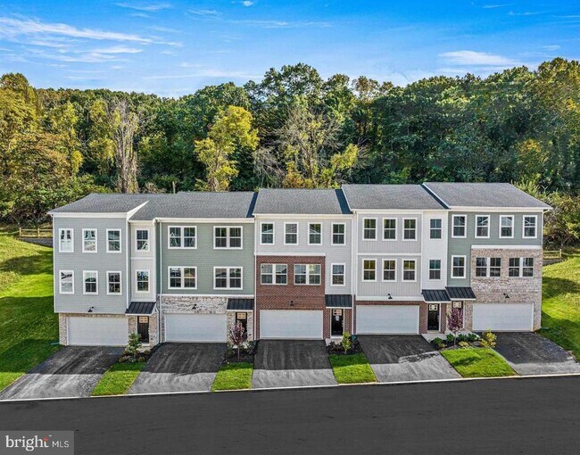 Building Photo - 101 Four Leaf Dr