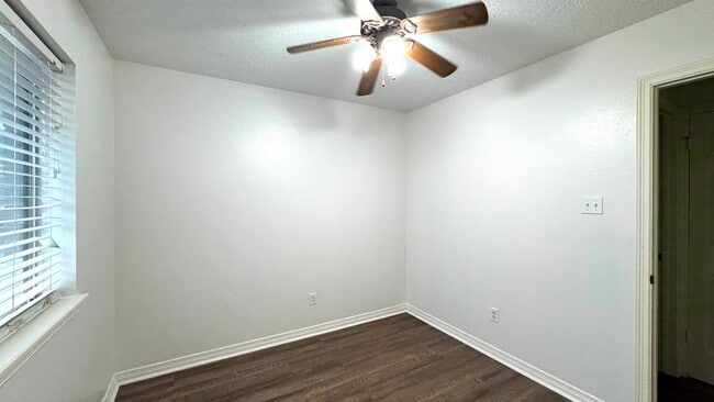 Building Photo - 6422 Diamond Rock Dr