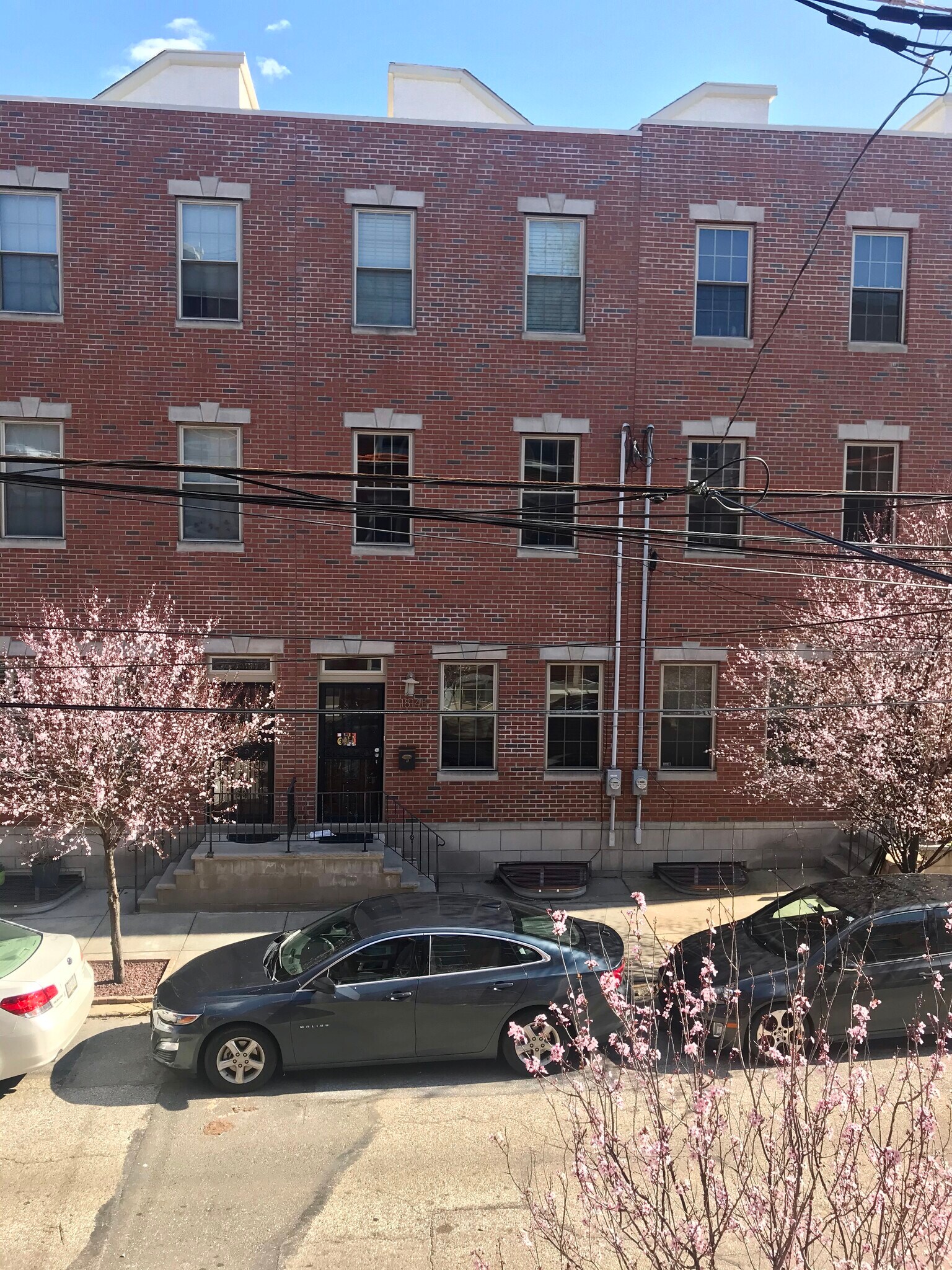Building Photo - 1827 Ginnodo St