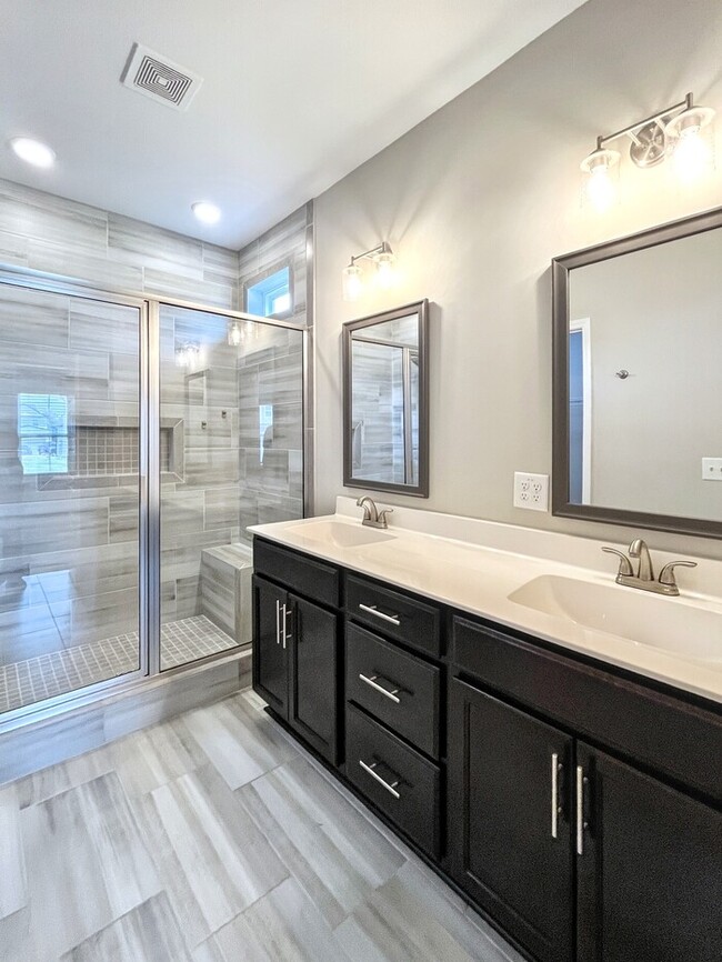 Building Photo - 829 Marksman Ct