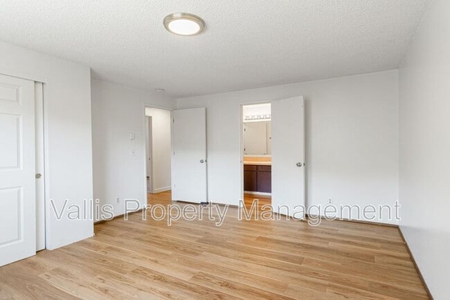 Building Photo - 4828 State St