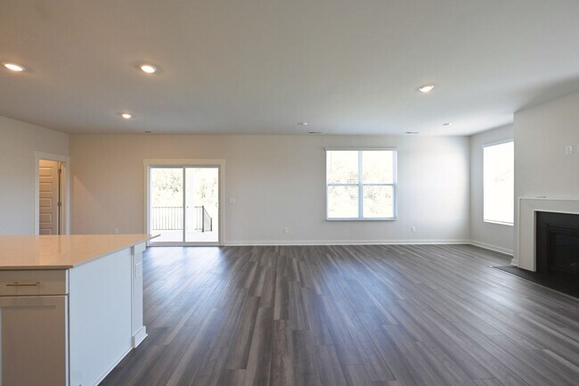 Building Photo - **BE THE VERY FIRST ONE TO LIVE IN THIS BRAND NEW HOME IN THE EXCLUSIVE GREENHILL ESTATES NEIGHBO...