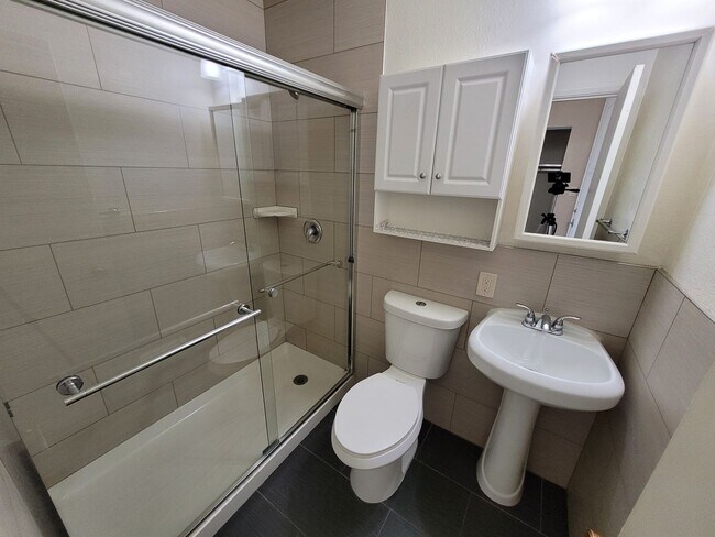 Building Photo - The Ashcroft-B: 1-Bed/ 1-Bath Upgraded Apartment