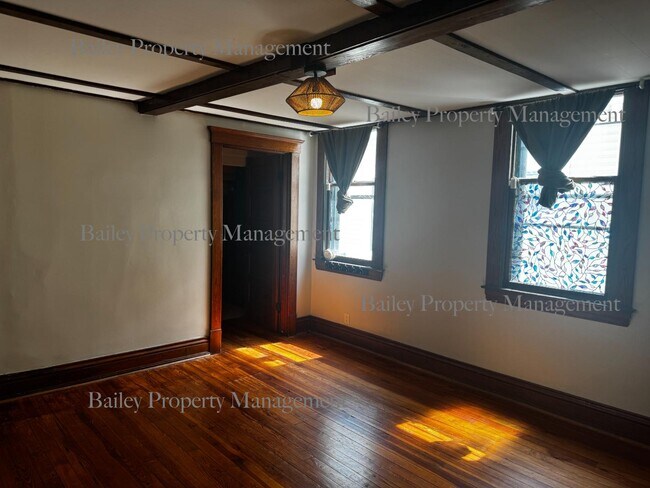 Building Photo - 1823 Stevens Ave