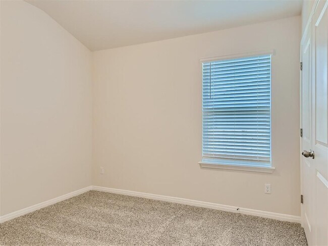 Building Photo - 512 Dayspring Cv