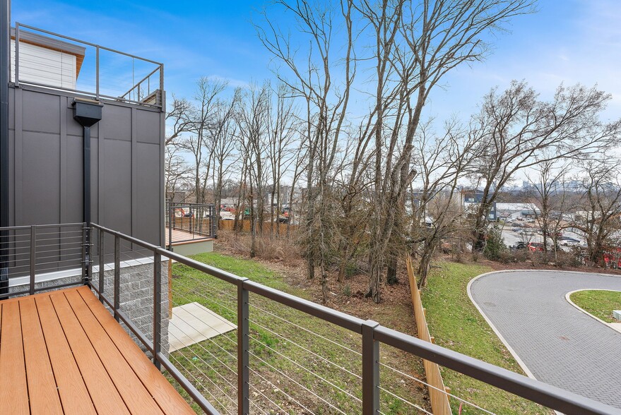 main floor balcony - 3079 Edwin Cir