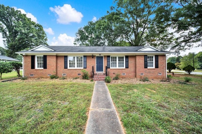 Primary Photo - Beautifully Renovated Three Bed Two Bath R...