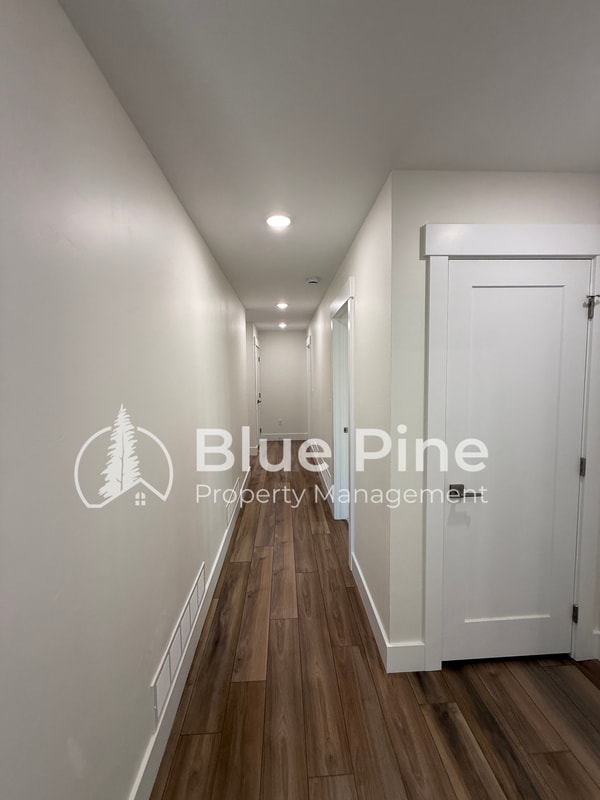 Building Photo - 3221 E St