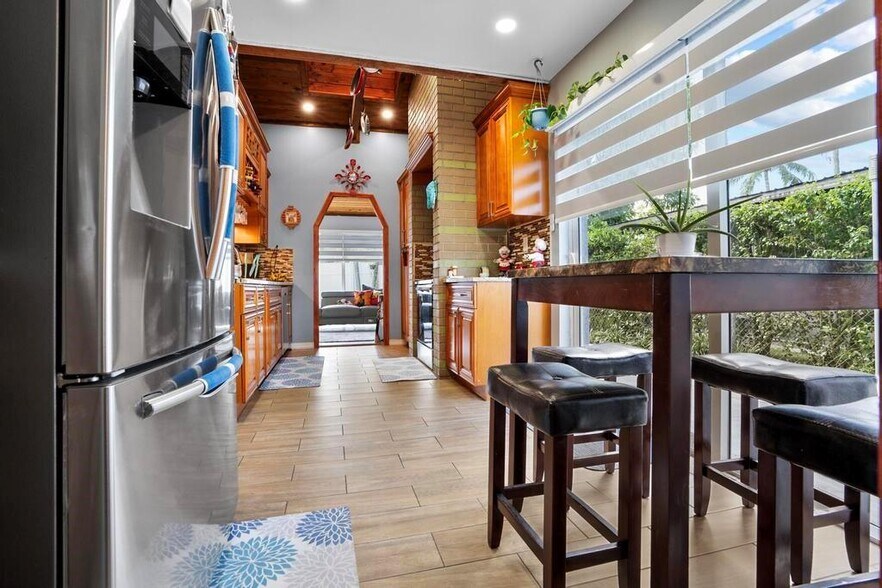 Building Photo - 8050 NW 47th Ct