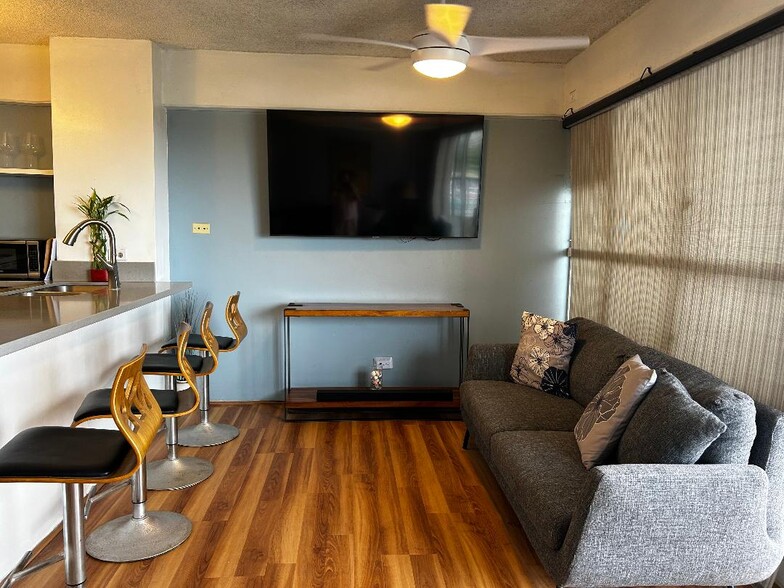 Dining Living Area - 1690 Ala Moana Blvd