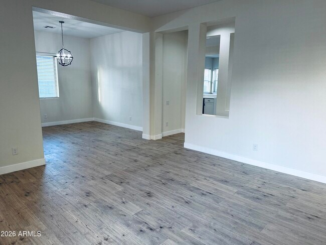 Building Photo - 2119 N Pacey Rd