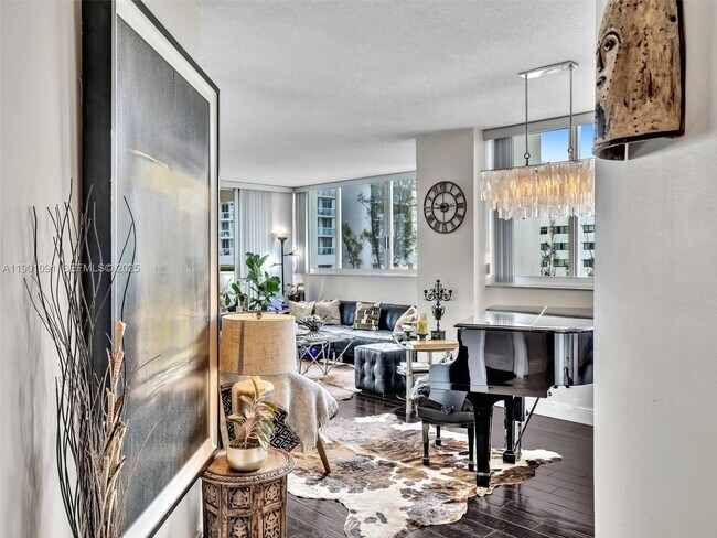 Building Photo - 6422 Collins Ave