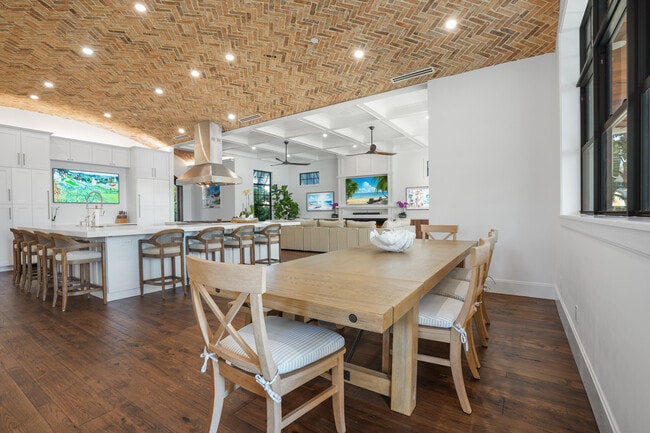 Building Photo - 19471 Harbor Rd S