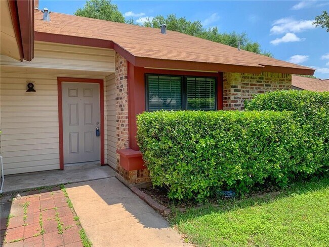 Building Photo - 1604 Holstein Dr