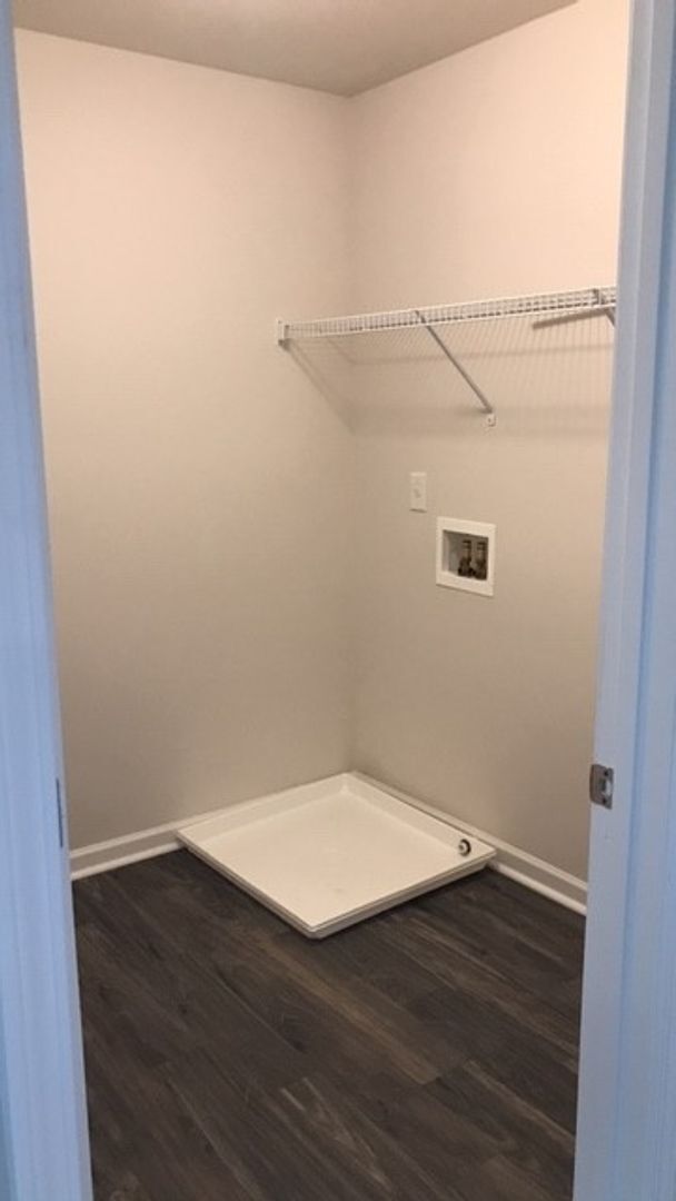 Building Photo - NEWISH 4 Bedroom Single Family Home in Ellenwood!