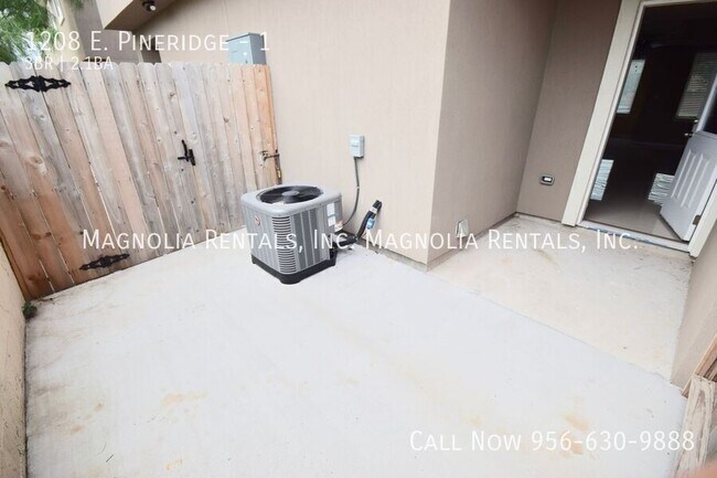 Building Photo - Mcallen Townhouse for Rent