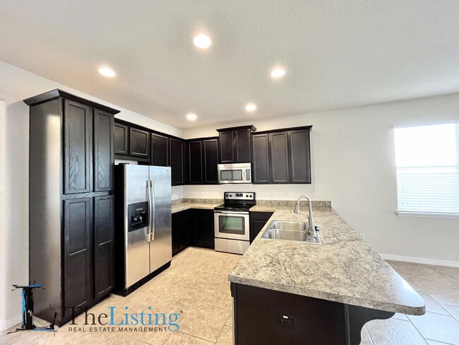 Building Photo - 7326 Azalea Cove Cir