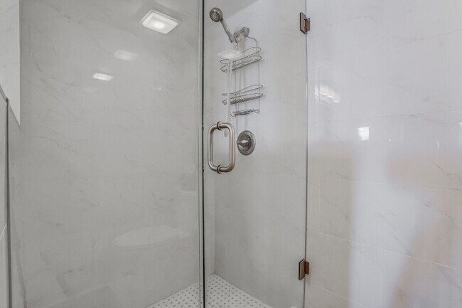 Building Photo - 801 Seafarer Cir