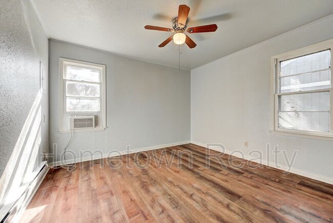 Building Photo - 412 Monroney Dr