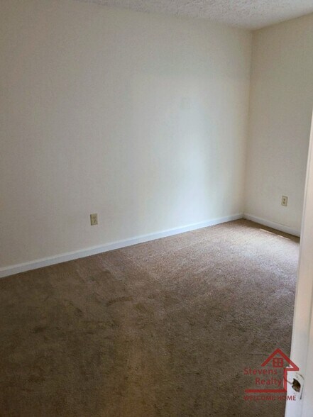 Building Photo - 220 Dogwood Pointe Dr